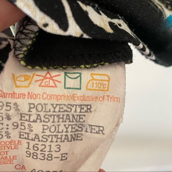 Frank Lyman multi print silky graphic pull-on top - Picture 2 of 6